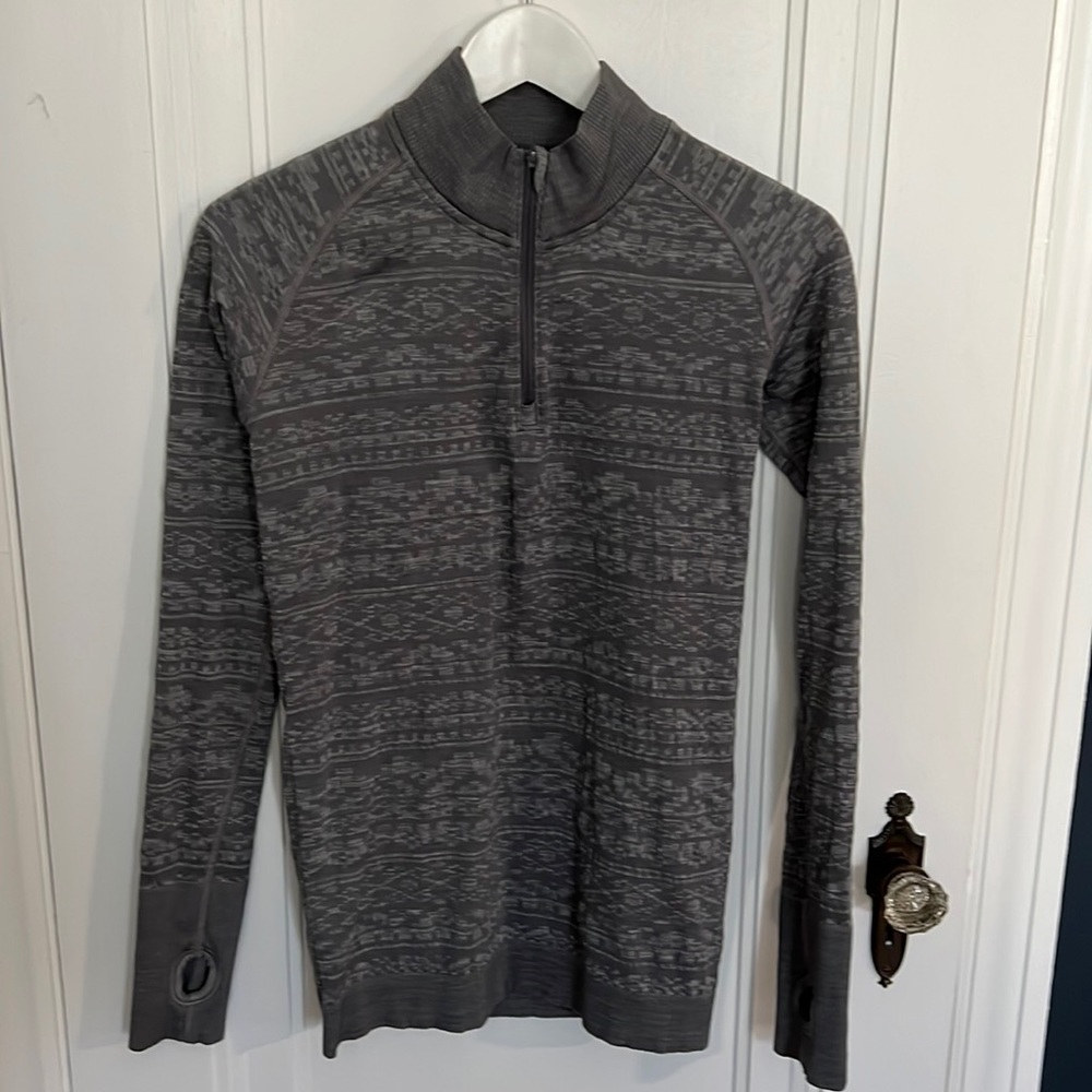 Lululemon Ladies Gray Camo Pullover Size Small